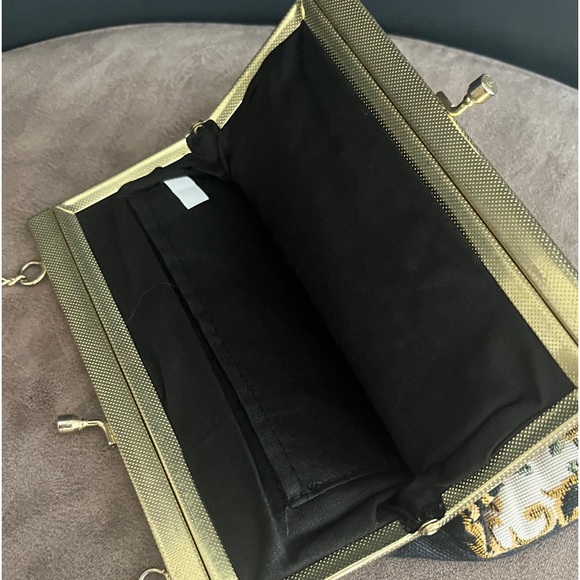 Vintage French Petit Point Tapestry Purse. Small Size Bag with Clasp Closure. - Picture 7 of 12